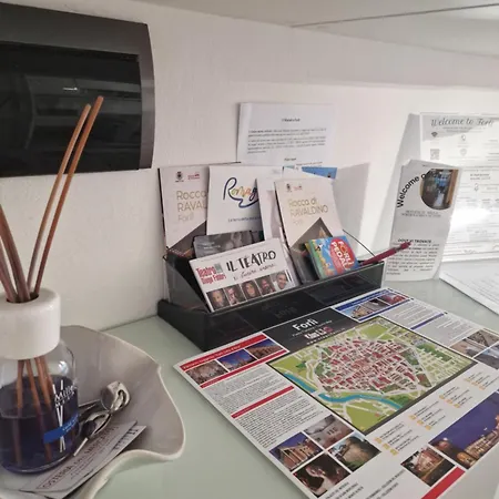 דירה La Fenice Grazioso In Centro Con Cortile Privato פורלי