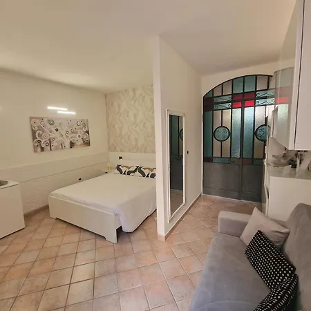 La Fenice Grazioso In Centro Con Cortile Privato דירה פורלי